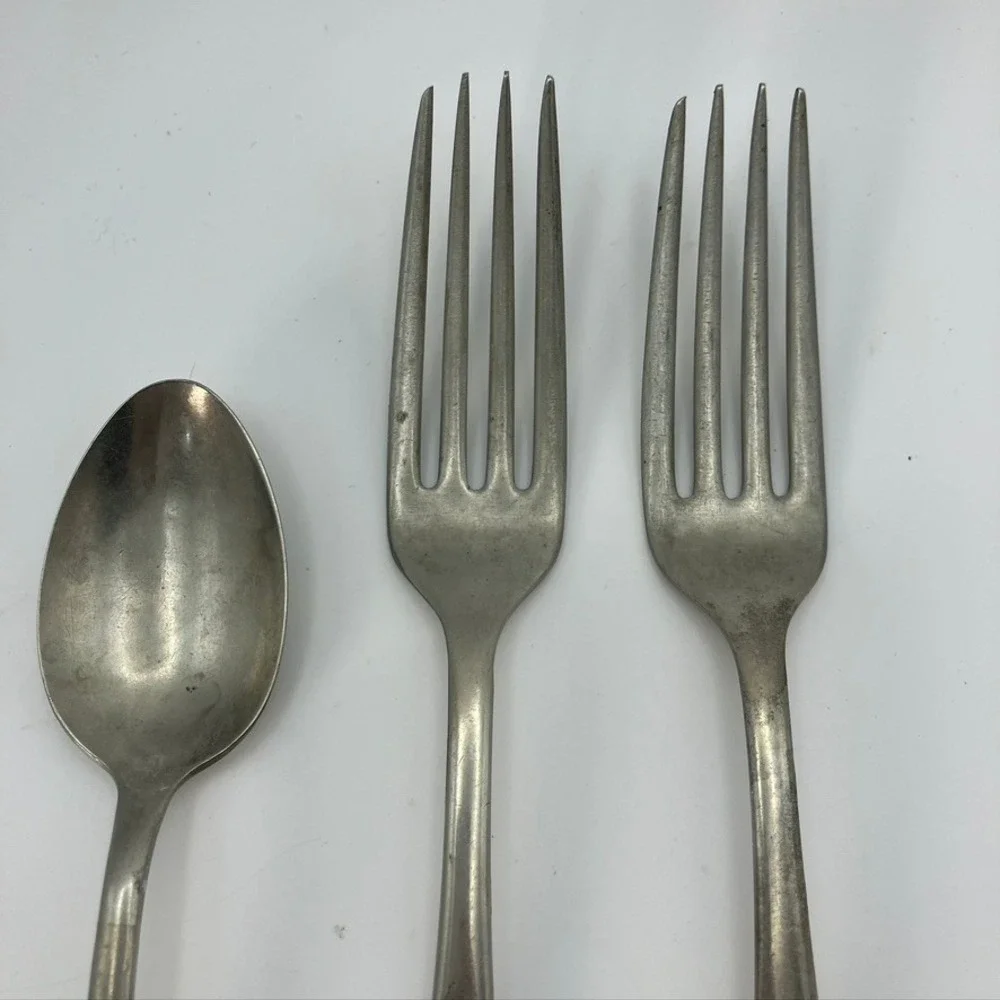 Vintage‎ Alaska Silverware Set, 1 Spoon & 2 Forks, Shell Design, Collectible